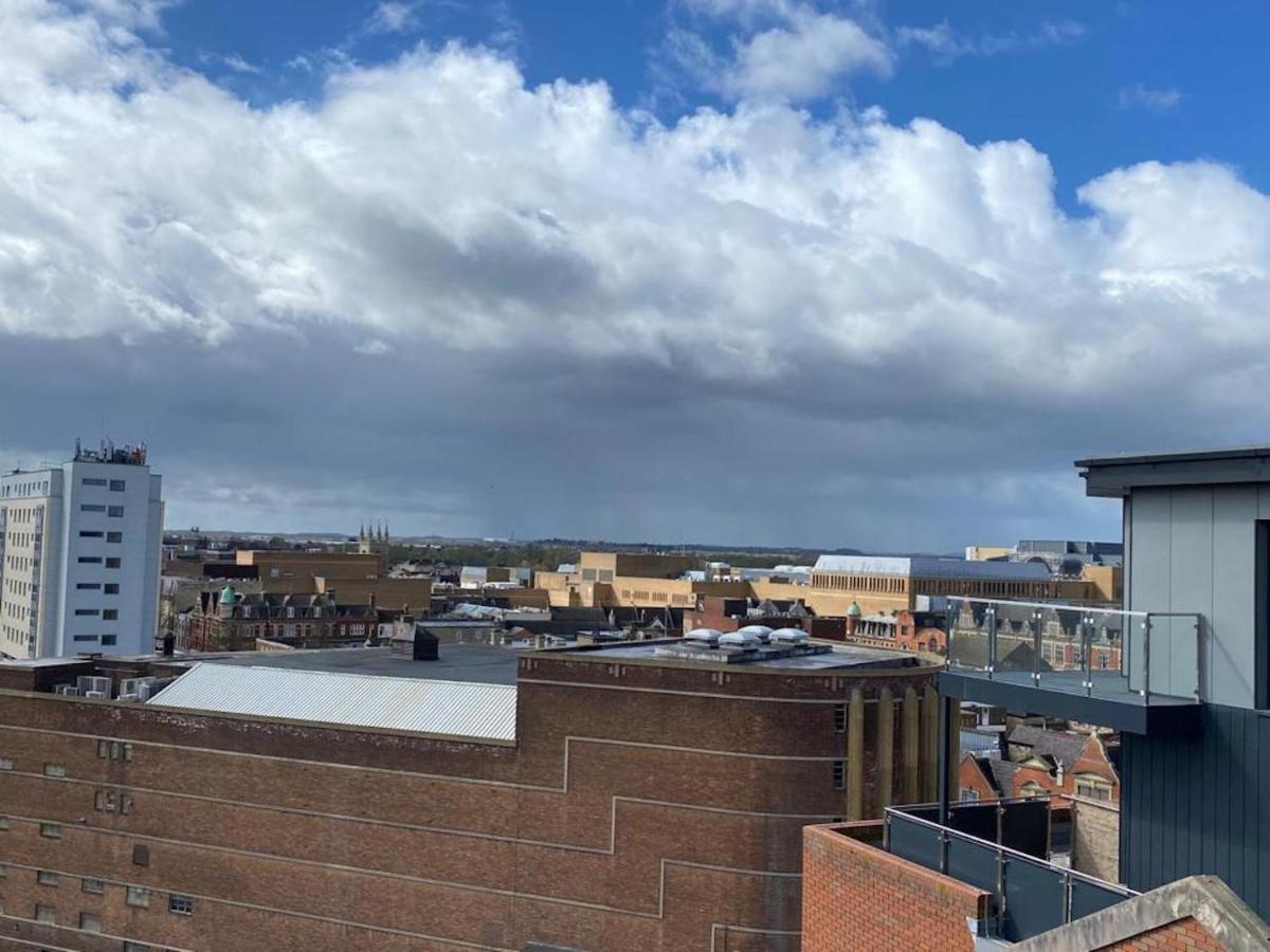 Central 2 Bed Newly Built Duplex Penthouse With Free Gated, On-Site Parking, Lift Access, Self Check-In, Super Fast Wifi, Two Cathedral View Terraces & Sleeps 6 Петербург Экстерьер фото
